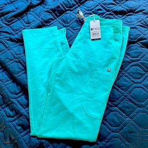 NWT Aqua Figs Yola skinny pants ST